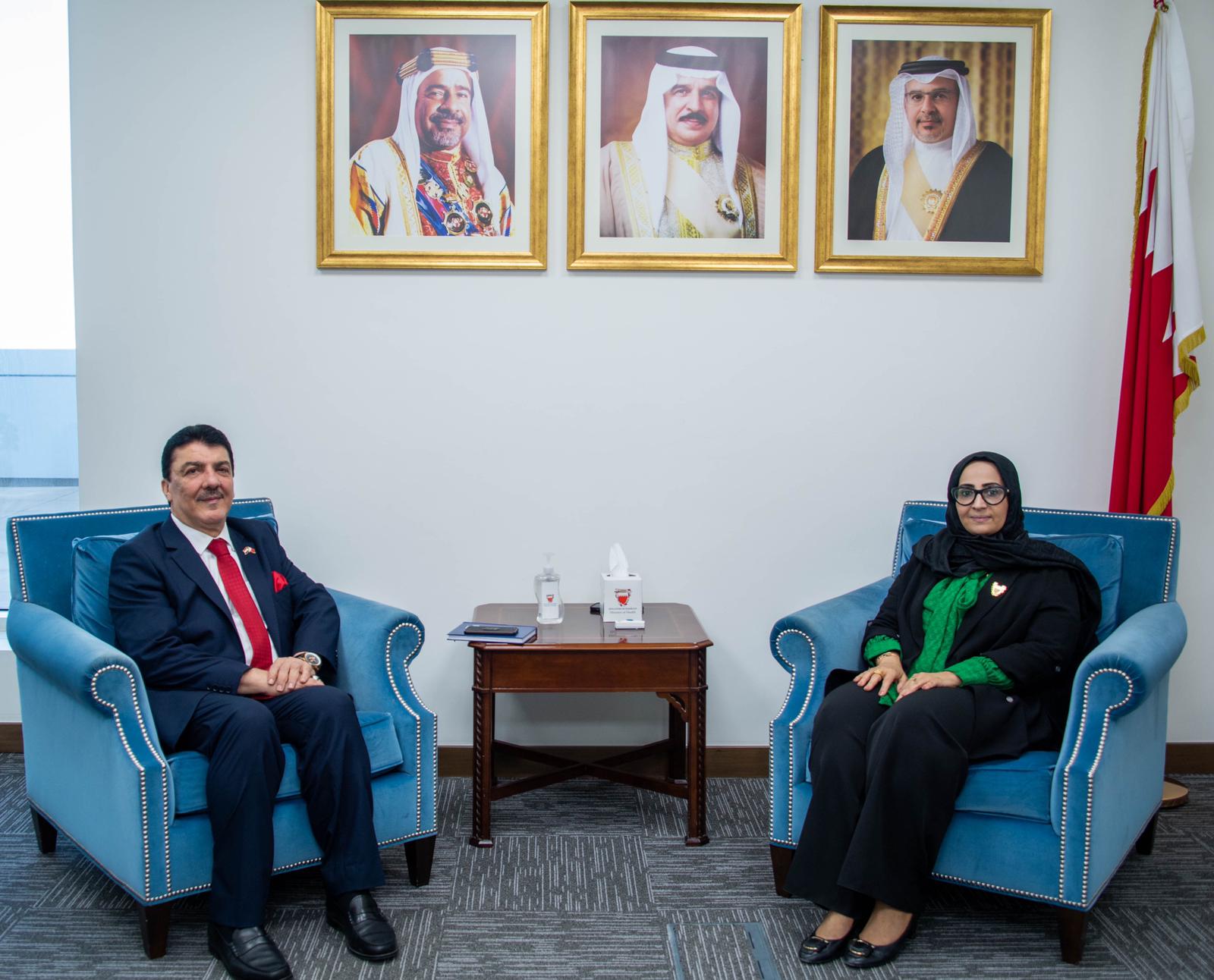 خلال استقبالها القائم بأعمال سفارة جمهورية العراق لدى مملكة البحرين - وزيرة الصحة تبحث تعزيز التعاون المشترك بين مملكة البحرين وجمهورية العراق في القطاع الصحي