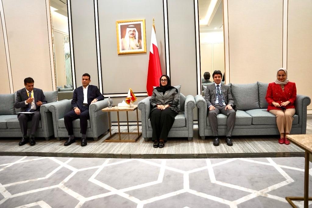 على هامش ملتقى الصحة العربي الألماني - وزيرة الصحة تعقد اجتماعاً مع نائب رئيس مجلس الوزراء ووزير الصحة المكلف في جمهورية ليبيا الشقيقة