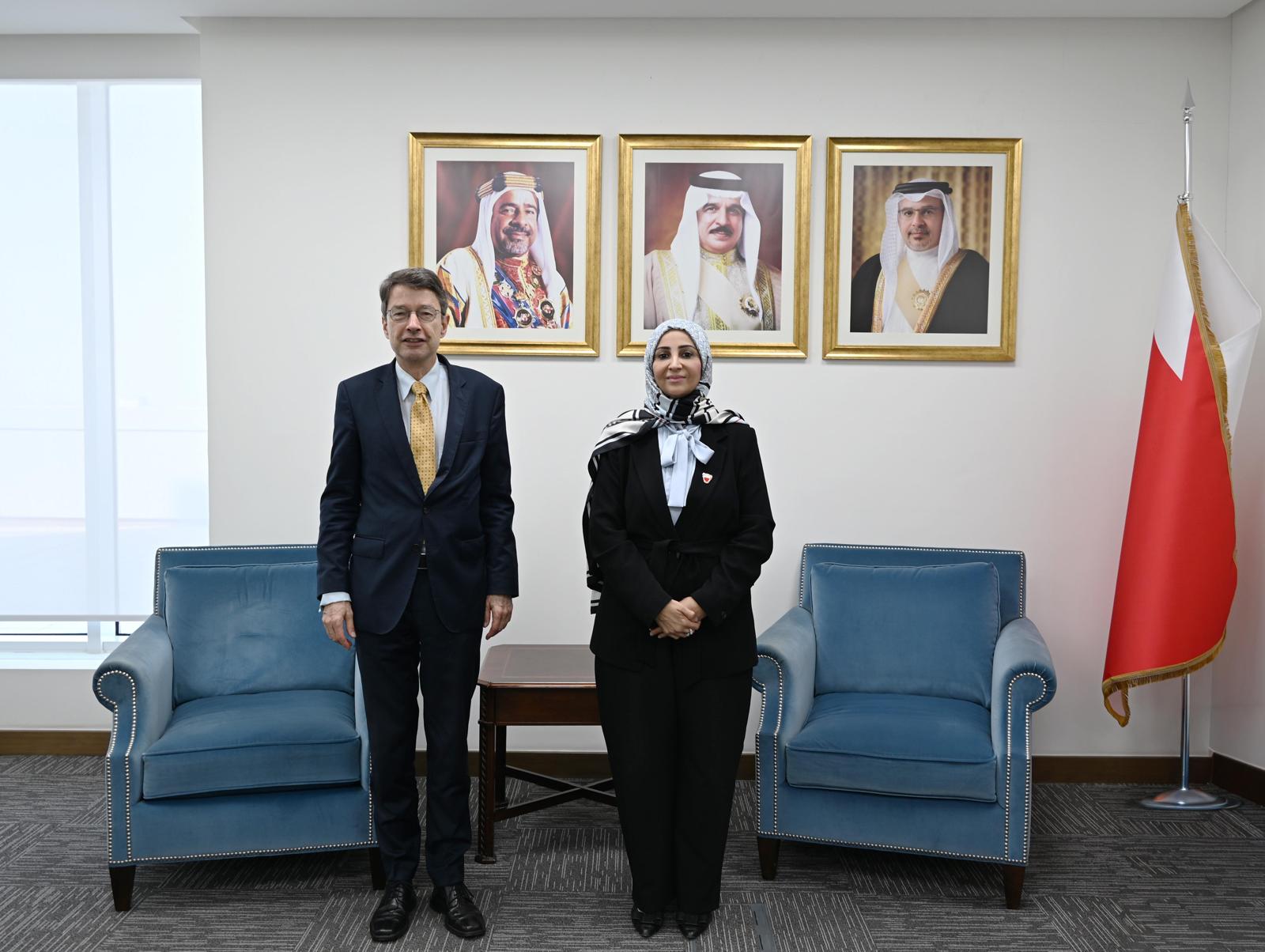 وزيرة الصحة تستقبل سفير جمهورية ألمانيا الاتحادية لدى مملكة البحرين
